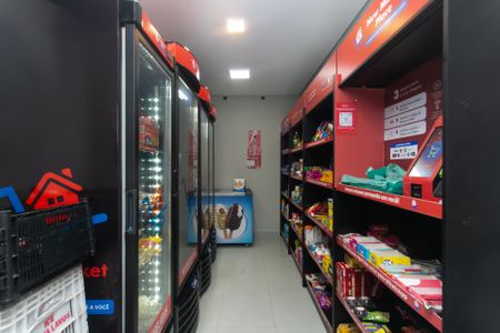 Apartamento para alugar com 32m², 2 quartos e sem vaga Apartamento para alugar com 32m², 2 quartos e sem vagaÁrea comum - Mercadinho