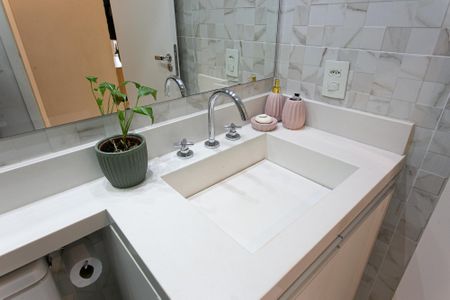 Apartamento à venda com 69m², 2 quartos e 1 vaga Apartamento à venda com 69m², 2 quartos e 1 vagaBanheiro Social