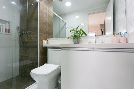 Apartamento à venda com 69m², 2 quartos e 1 vaga Apartamento à venda com 69m², 2 quartos e 1 vagaBanheiro da Suíte