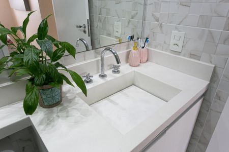 Apartamento à venda com 69m², 2 quartos e 1 vaga Apartamento à venda com 69m², 2 quartos e 1 vagaBanheiro da Suíte