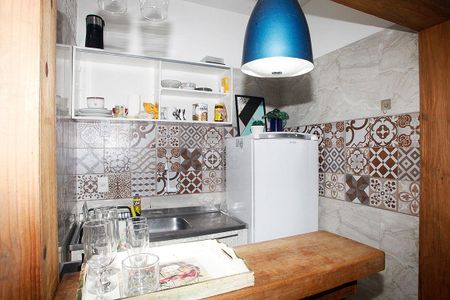 Cozinha de apartamento à venda com 1 quarto, 30m² em Azenha, Porto Alegre