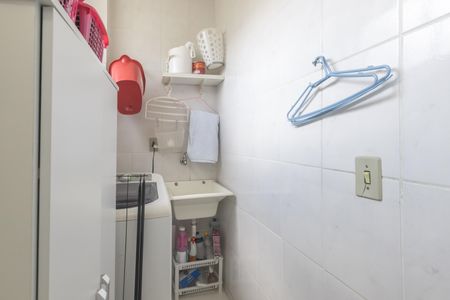 Apartamento à venda com 59m², 2 quartos e sem vaga Apartamento à venda com 59m², 2 quartos e sem vagaCozinha e Área de Serviço