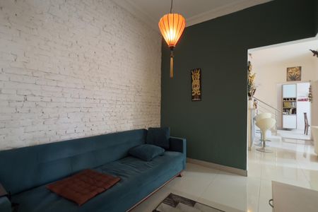 Casa à venda com 200m², 3 quartos e 2 vagasSala de TV