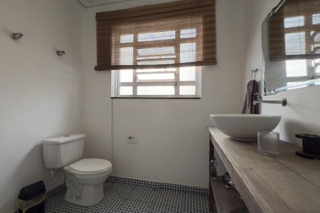 Casa à venda com 200m², 3 quartos e 2 vagasBanheiro