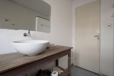 Casa à venda com 200m², 3 quartos e 2 vagasBanheiro