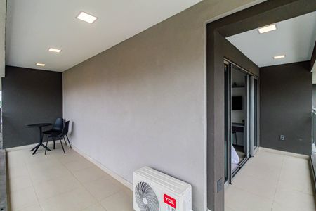 Studio para alugar com 35m², 1 quarto e sem vaga Studio para alugar com 35m², 1 quarto e sem vagaVaranda