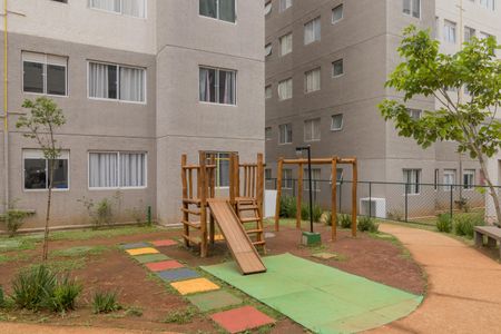 Apartamento para alugar com 41m², 2 quartos e sem vaga Apartamento para alugar com 41m², 2 quartos e sem vagaÁrea comum - Playground