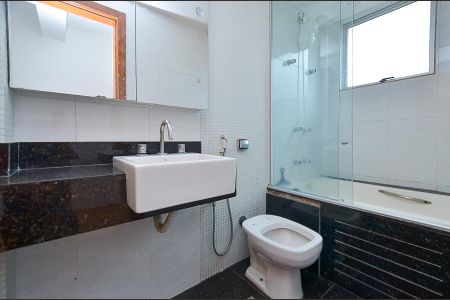 Apartamento à venda com 125m², 4 quartos e 3 vagas Apartamento à venda com 125m², 4 quartos e 3 vagasBanheiro Suíte