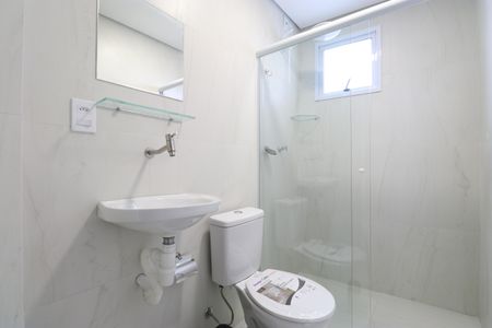 Banheiro de kitnet/studio para alugar com 1 quarto, 30m² em Barra Funda, São Paulo