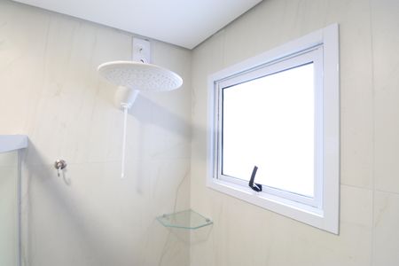 Banheiro de kitnet/studio para alugar com 1 quarto, 30m² em Barra Funda, São Paulo