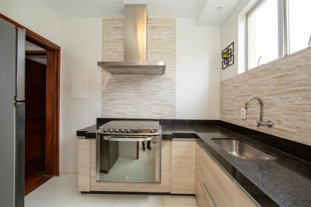 Apartamento para alugar com 120m², 4 quartos e 2 vagasCOZINHA