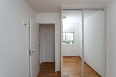 Apartamento à venda com 71m², 2 quartos e 1 vagaQuarto 2
