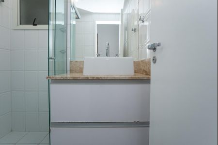 Apartamento à venda com 71m², 2 quartos e 1 vagaBanheiro Social