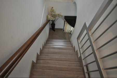 Casa à venda com 115m², 3 quartos e 1 vagaEscada