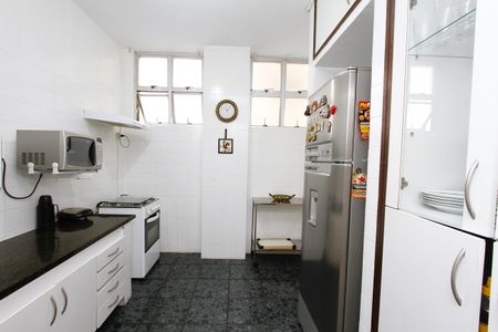 Apartamento para alugar com 135m², 3 quartos e sem vagaCozinha