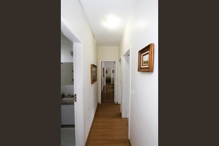 Apartamento para alugar com 135m², 3 quartos e sem vagaCorredor