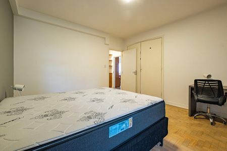 Quarto 1 de apartamento para alugar com 2 quartos, 130m² em Cerqueira César, São Paulo