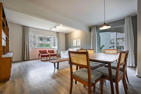 Sala de apartamento para alugar com 2 quartos, 130m² em Cerqueira César, São Paulo