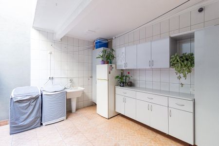 Casa à venda com 184m², 3 quartos e 6 vagas Casa à venda com 184m², 3 quartos e 6 vagasÁrea de serviço