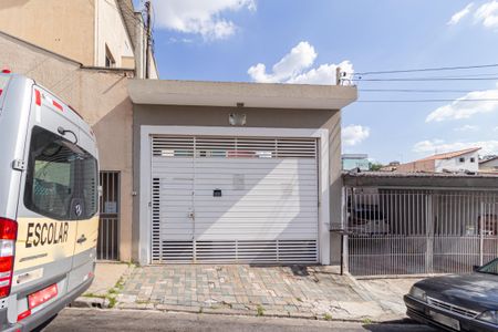 Casa à venda com 184m², 3 quartos e 6 vagas Casa à venda com 184m², 3 quartos e 6 vagasFachada