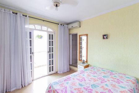 Casa à venda com 184m², 3 quartos e 6 vagas Casa à venda com 184m², 3 quartos e 6 vagasSuíte