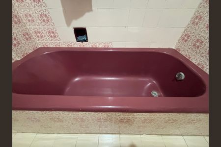 Apartamento para alugar com 148m², 3 quartos e sem vagaBanheiro social - banheira