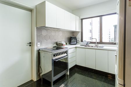 Apartamento à venda com 140m², 2 quartos e 2 vagasCozinha