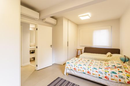 Quarto 1 de apartamento à venda com 2 quartos, 140m² em Moema, São Paulo