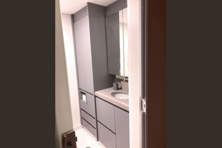 Apartamento à venda com 69m², 3 quartos e sem vaga Apartamento à venda com 69m², 3 quartos e sem vagaBanheiro