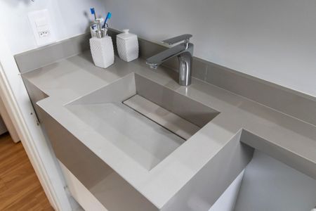 Apartamento à venda com 68m², 2 quartos e 2 vagasBanheiro da suíte