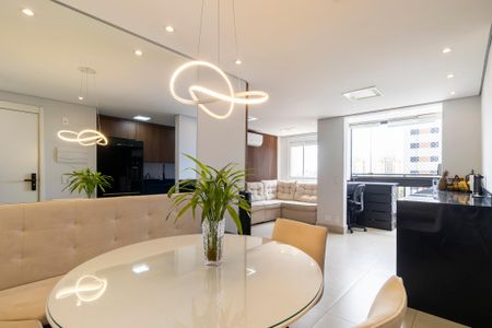 Apartamento à venda com 68m², 2 quartos e 2 vagasSala