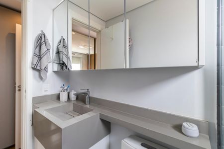 Apartamento à venda com 68m², 2 quartos e 2 vagasBanheiro da suíte