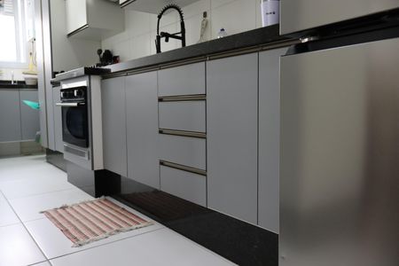 Apartamento à venda com 75m², 3 quartos e 2 vagasCozinha e Área de Serviço