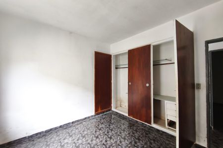 Casa à venda com 200m², 3 quartos e 2 vagas Casa à venda com 200m², 3 quartos e 2 vagasQuarto Suíte