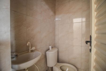 Casa para alugar com 56m², 2 quartos e 1 vagaBanheiro da Área de Serviço