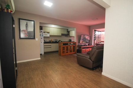 Apartamento à venda com 94m², 3 quartos e 1 vaga Apartamento à venda com 94m², 3 quartos e 1 vagaSala