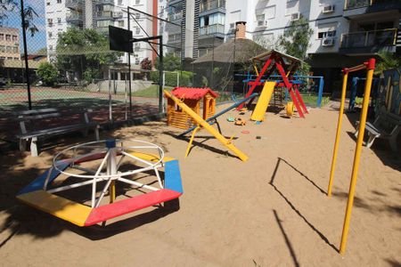 Apartamento à venda com 94m², 3 quartos e 1 vaga Apartamento à venda com 94m², 3 quartos e 1 vagaÁrea comum - Playground