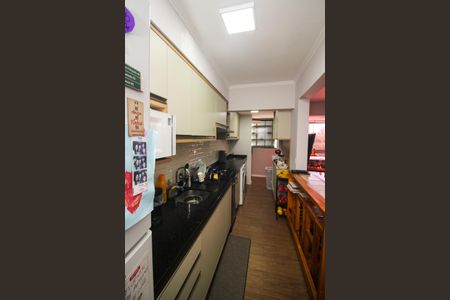 Apartamento à venda com 94m², 3 quartos e 1 vaga Apartamento à venda com 94m², 3 quartos e 1 vagaCozinha e Área de Serviço