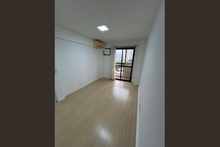Sala de apartamento para alugar com 3 quartos, 69m² em Barra Olímpica, Rio de Janeiro