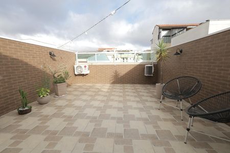 Apartamento à venda com 104m², 2 quartos e 2 vagas Apartamento à venda com 104m², 2 quartos e 2 vagasCobertura