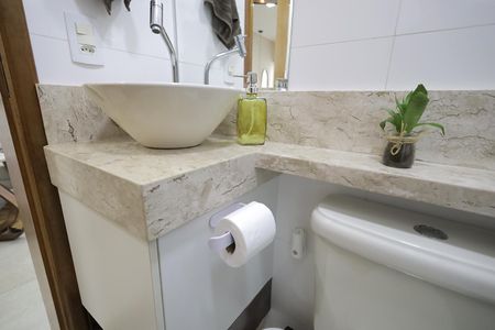 Apartamento à venda com 104m², 2 quartos e 2 vagas Apartamento à venda com 104m², 2 quartos e 2 vagasBanheiro 1