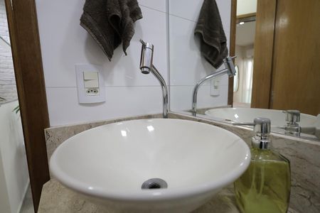Apartamento à venda com 104m², 2 quartos e 2 vagas Apartamento à venda com 104m², 2 quartos e 2 vagasBanheiro 1