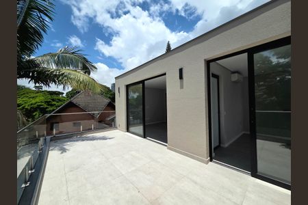 Casa à venda com 550m², 4 quartos e 4 vagasVaranda da sauna
