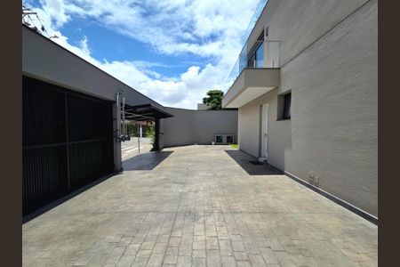 Casa à venda com 550m², 4 quartos e 4 vagasGaragem