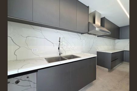 Casa à venda com 550m², 4 quartos e 4 vagasCozinha