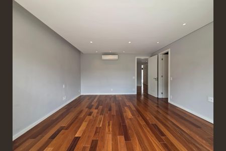 Casa à venda com 550m², 4 quartos e 4 vagasSuíte master