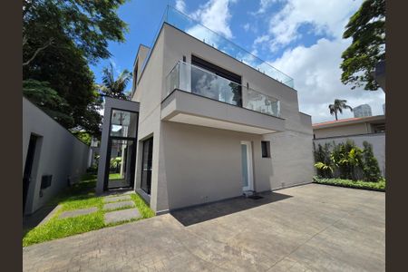 Casa à venda com 550m², 4 quartos e 4 vagasFachada