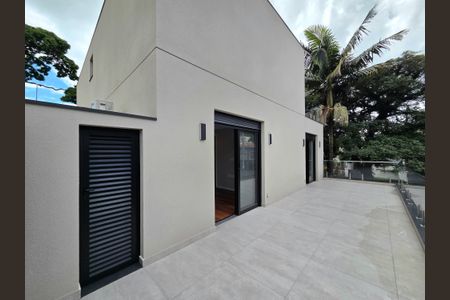 Casa à venda com 550m², 4 quartos e 4 vagasVaranda suítes 2 e 3