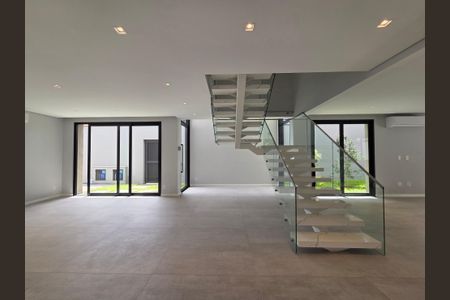 Casa à venda com 550m², 4 quartos e 4 vagasSala