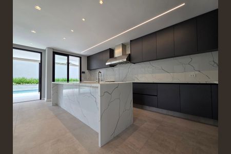 Casa à venda com 550m², 4 quartos e 4 vagasCozinha